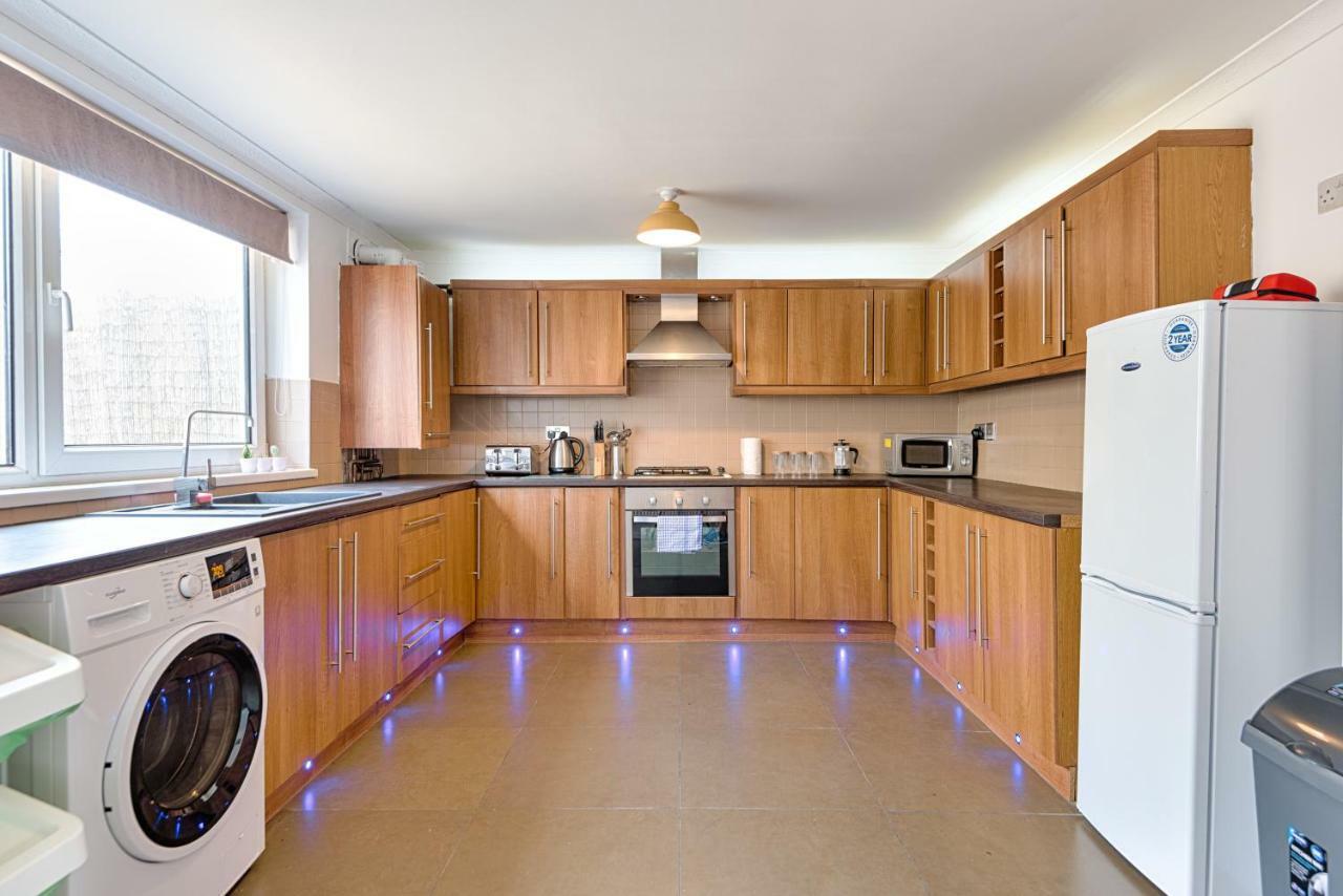 Liberty Spacious Σουόνσι Εξωτερικό φωτογραφία
